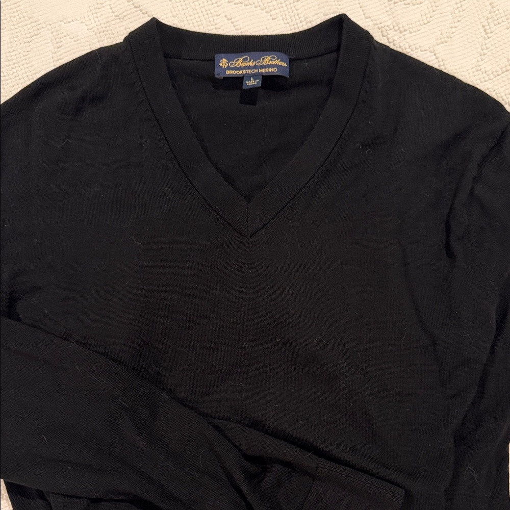 Brooks Brothers Men's V-Neck Sweater in Black